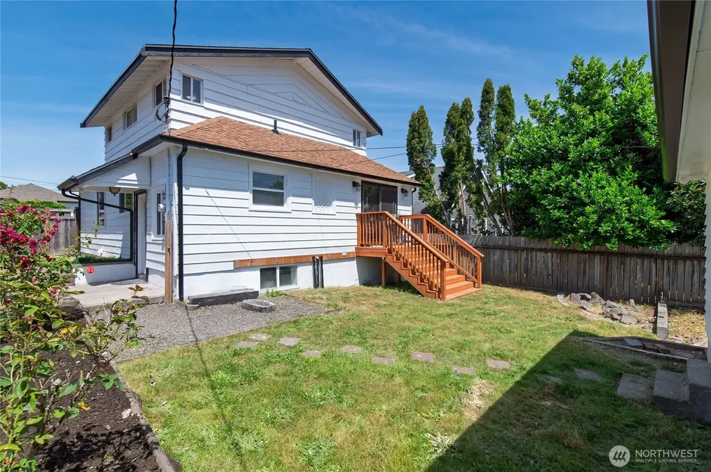 1231 4th Street Bremerton WA 98337