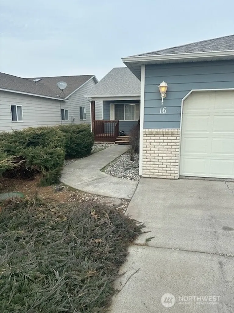 1300 W Marina Drive Moses Lake WA 98837
