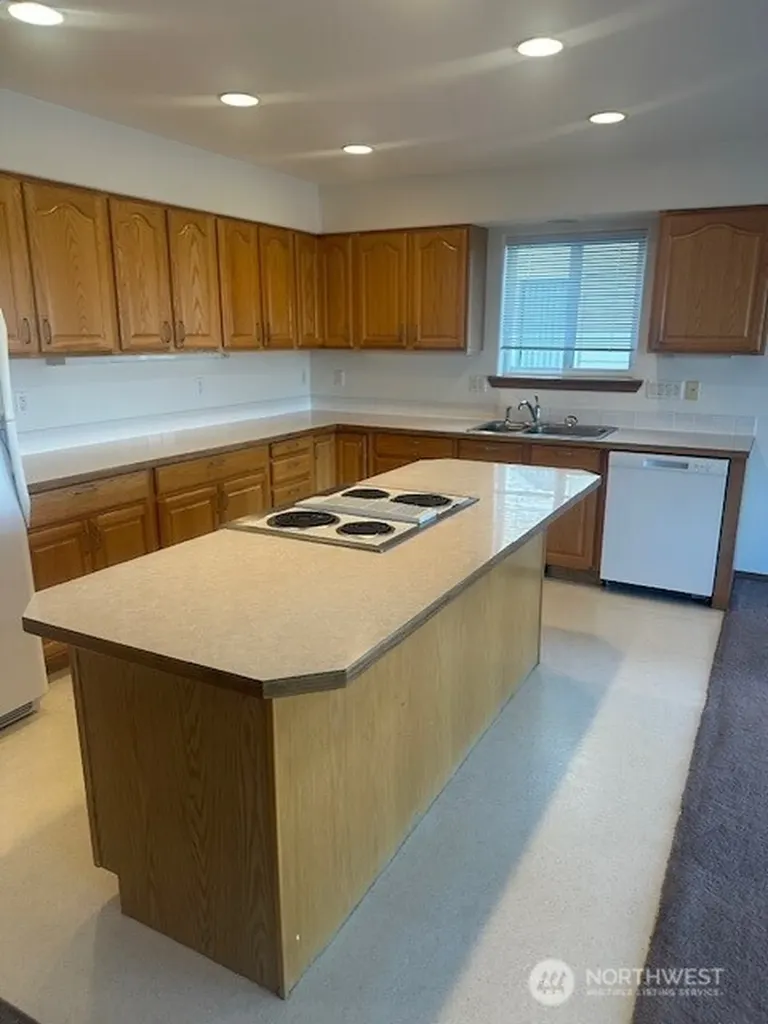 1300 W Marina Drive Moses Lake WA 98837