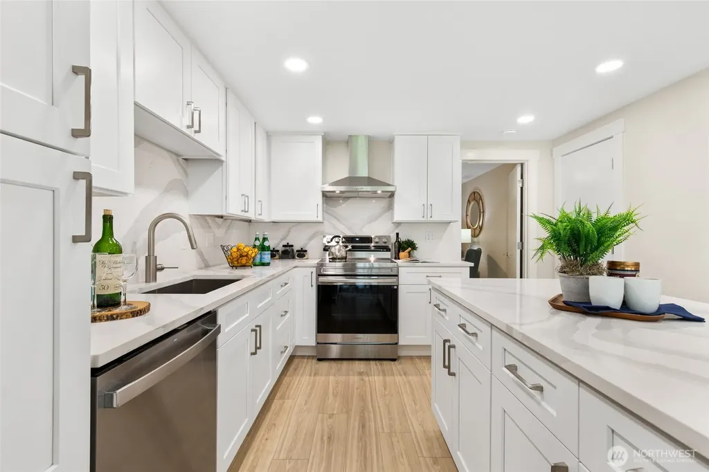 20103 75th Avenue NE Kenmore WA 98028