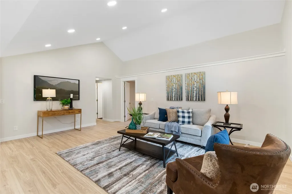 20103 75th Avenue NE Kenmore WA 98028
