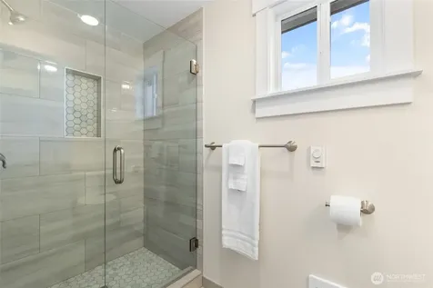 20103 75th Avenue NE Kenmore WA 98028