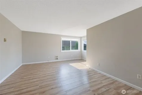 361 Earlington Avenue SW Renton WA 98057