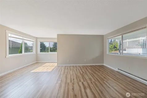 361 Earlington Avenue SW Renton WA 98057