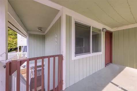 361 Earlington Avenue SW Renton WA 98057
