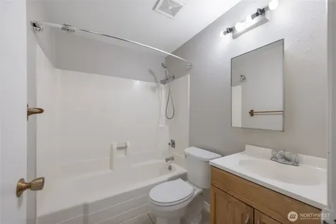 361 Earlington Avenue SW Renton WA 98057