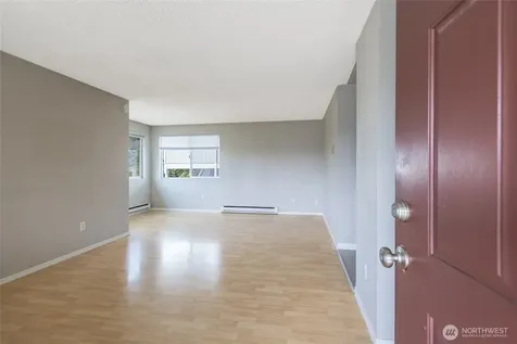 361 Earlington Avenue SW Renton WA 98057