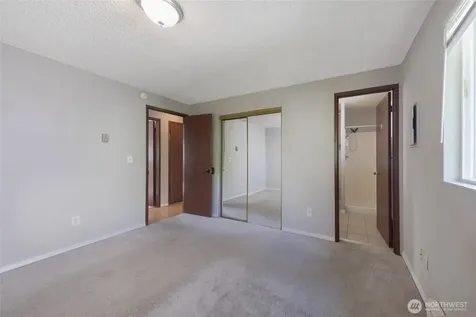 361 Earlington Avenue SW Renton WA 98057