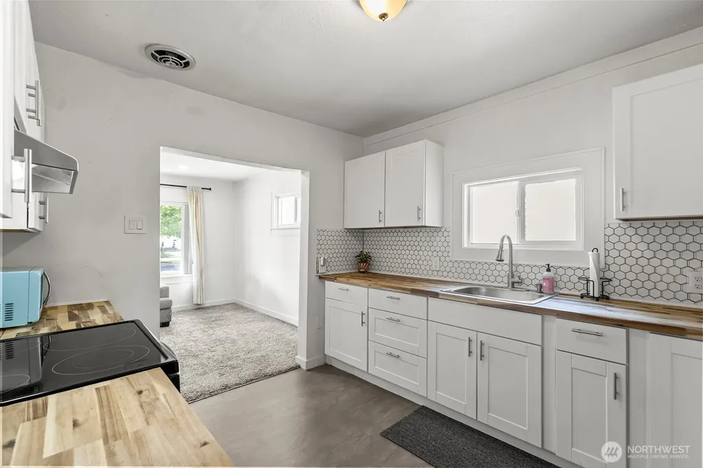306 26th Avenue Longview WA 98632