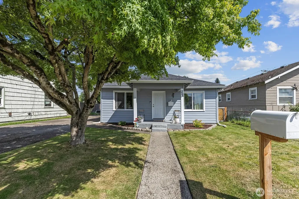 306 26th Avenue Longview WA 98632