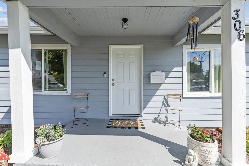 306 26th Avenue Longview WA 98632