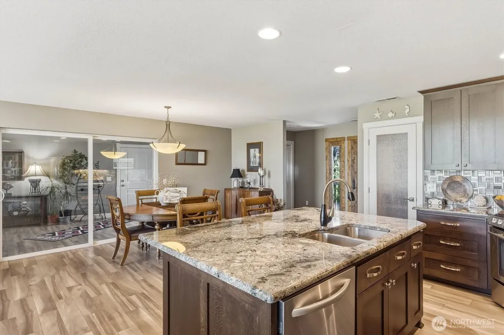 268 S Welcome Slough Road Cathlamet WA 98612