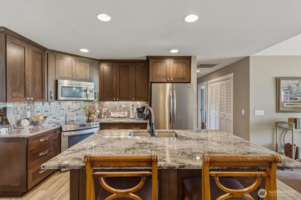 268 S Welcome Slough Road Cathlamet WA 98612