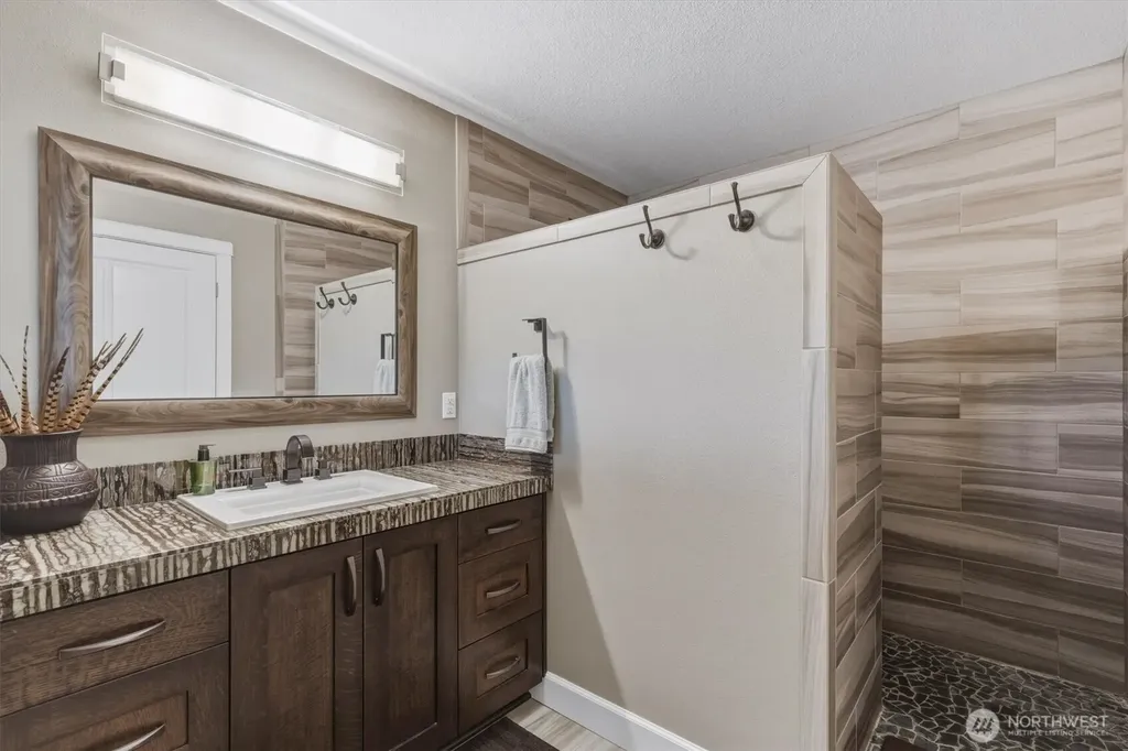 268 S Welcome Slough Road Cathlamet WA 98612