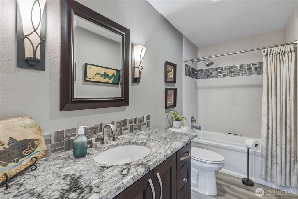 268 S Welcome Slough Road Cathlamet WA 98612