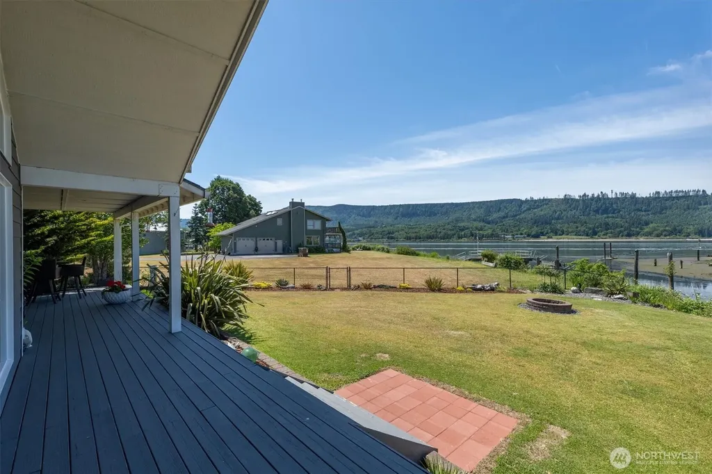 268 S Welcome Slough Road Cathlamet WA 98612