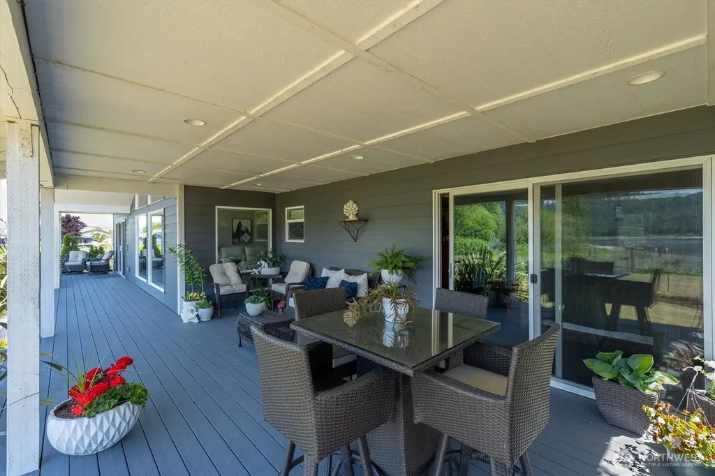 268 S Welcome Slough Road Cathlamet WA 98612