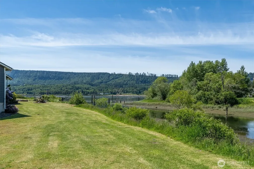 268 S Welcome Slough Road Cathlamet WA 98612