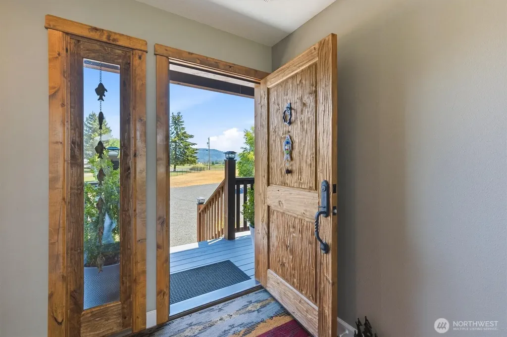 268 S Welcome Slough Road Cathlamet WA 98612