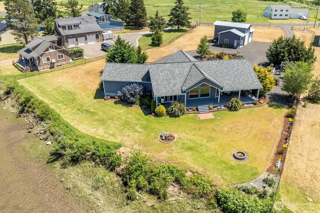 268 S Welcome Slough Road Cathlamet WA 98612