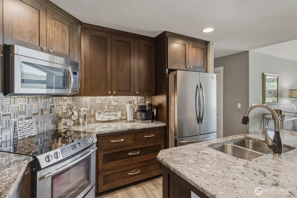 268 S Welcome Slough Road Cathlamet WA 98612