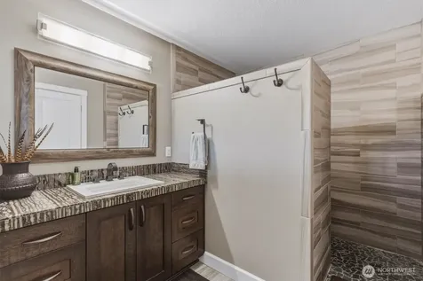268 S Welcome Slough Road Cathlamet WA 98612