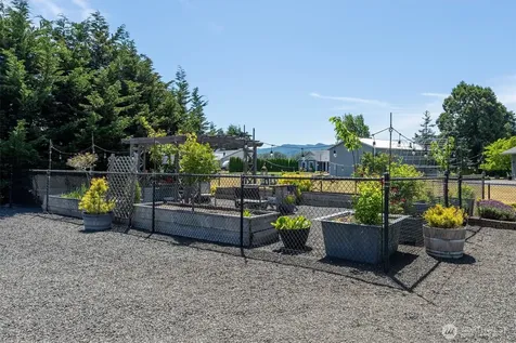 268 S Welcome Slough Road Cathlamet WA 98612