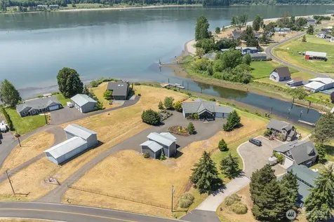 268 S Welcome Slough Road Cathlamet WA 98612