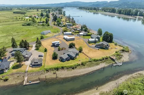 268 S Welcome Slough Road Cathlamet WA 98612