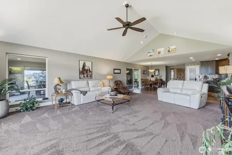 268 S Welcome Slough Road Cathlamet WA 98612