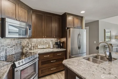 268 S Welcome Slough Road Cathlamet WA 98612