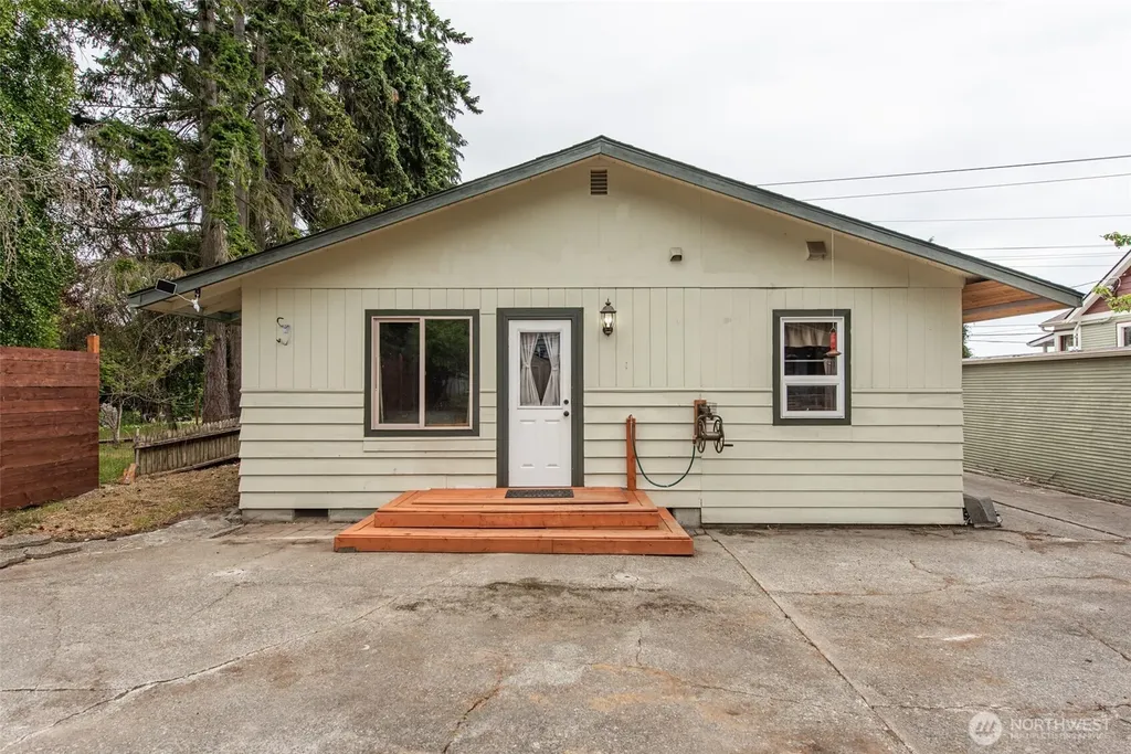 616 E Lauridsen Boulevard Port Angeles WA 98362