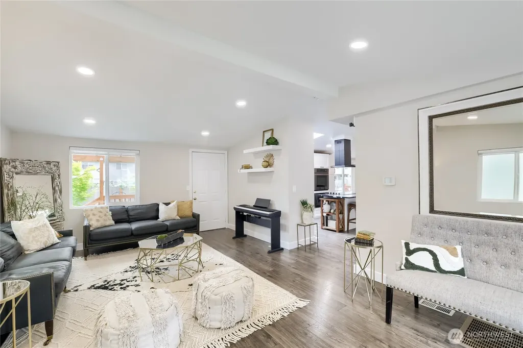 106 119th Street SE Everett WA 98208