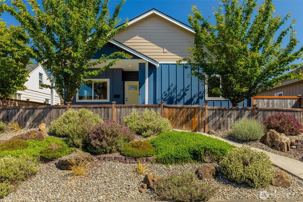 1025 S 59th Street Tacoma WA 98408