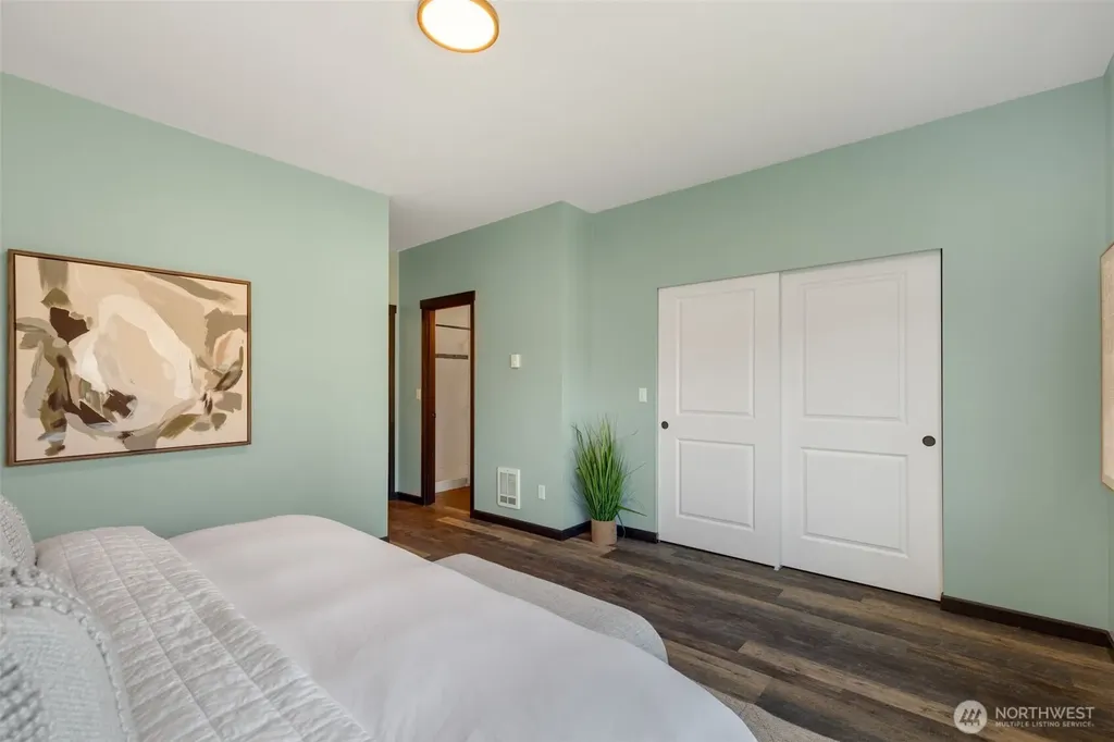 1025 S 59th Street Tacoma WA 98408