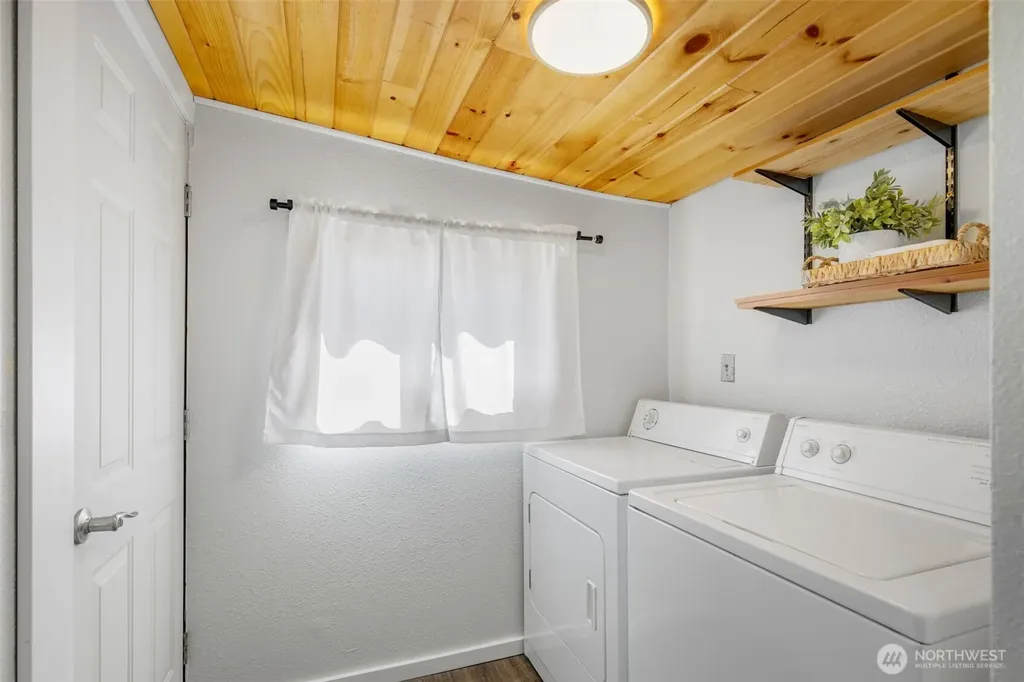 1025 S 59th Street Tacoma WA 98408