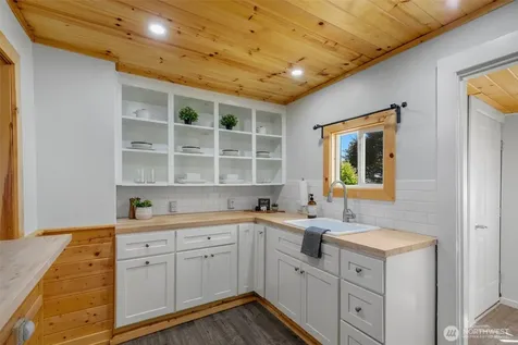 1025 S 59th Street Tacoma WA 98408
