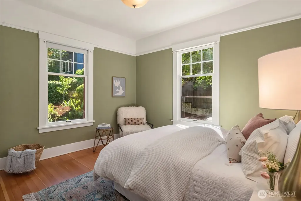 4055 SW Holgate Street Seattle WA 98116