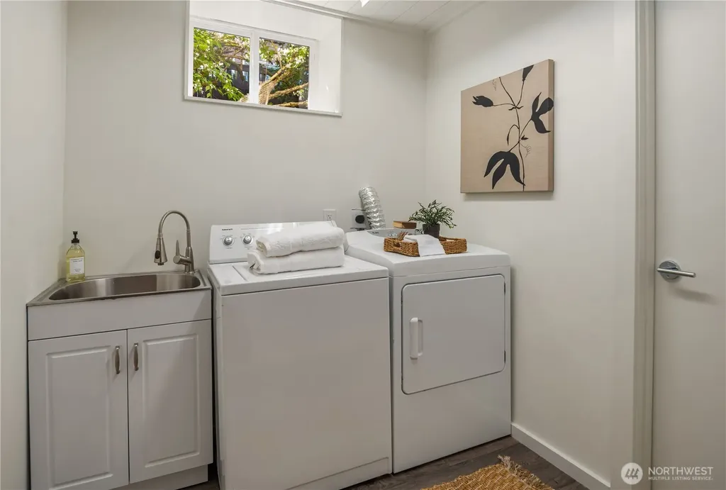 4055 SW Holgate Street Seattle WA 98116