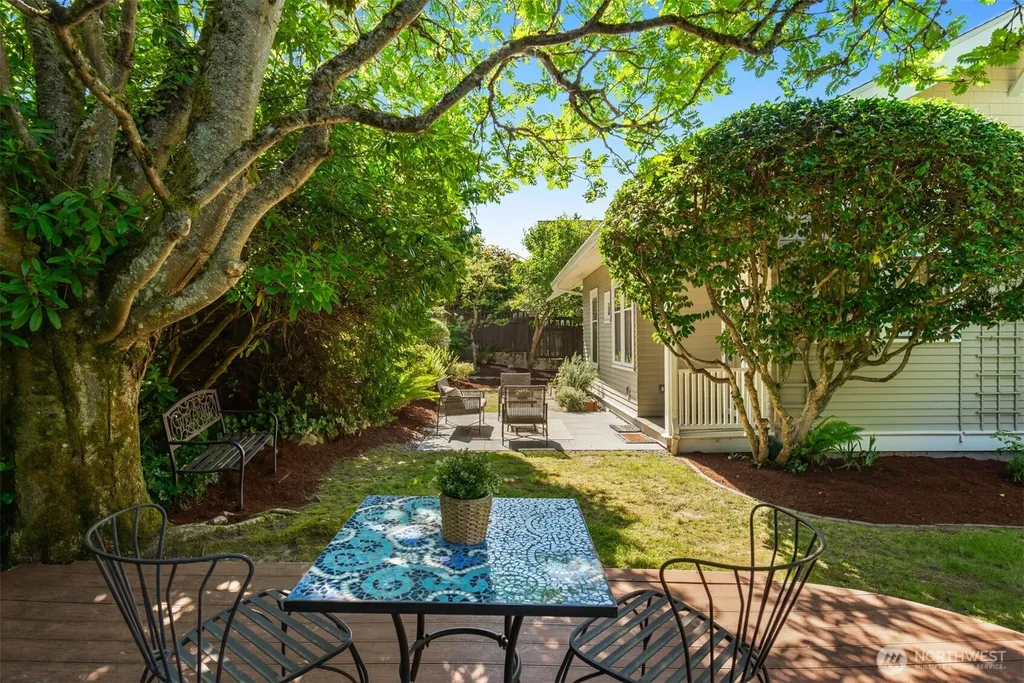 4055 SW Holgate Street Seattle WA 98116