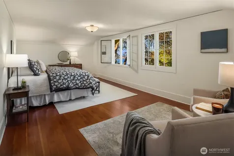4055 SW Holgate Street Seattle WA 98116