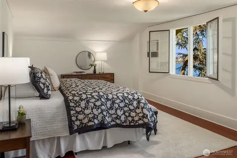 4055 SW Holgate Street Seattle WA 98116