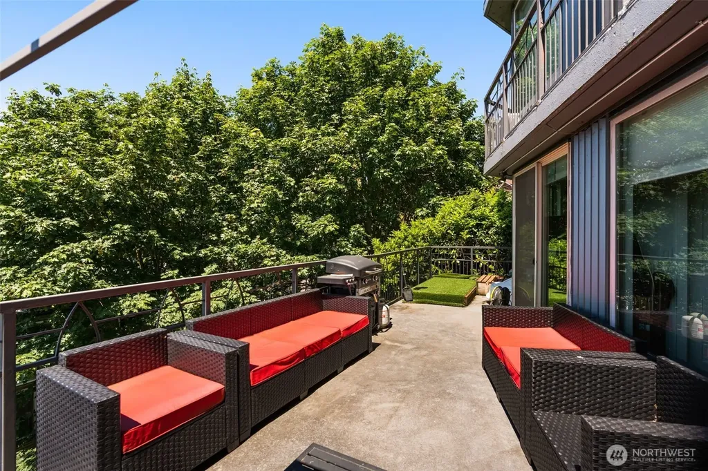 507 W Mercer Street Seattle WA 98119