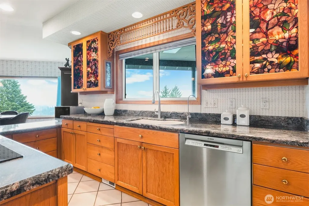 184 Dow Ridge Drive N Eatonville WA 98328