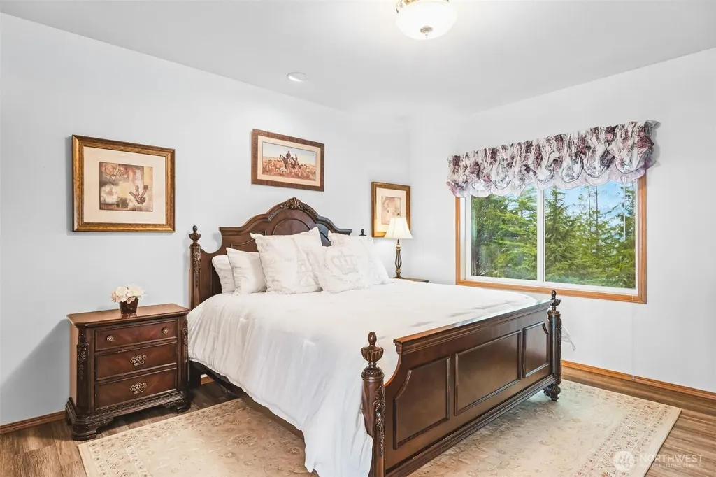 184 Dow Ridge Drive N Eatonville WA 98328