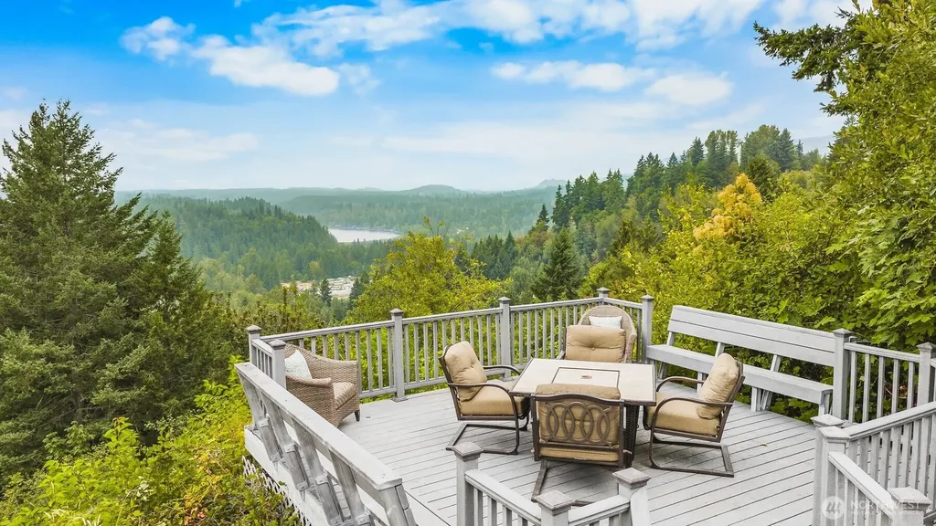 184 Dow Ridge Drive N Eatonville WA 98328