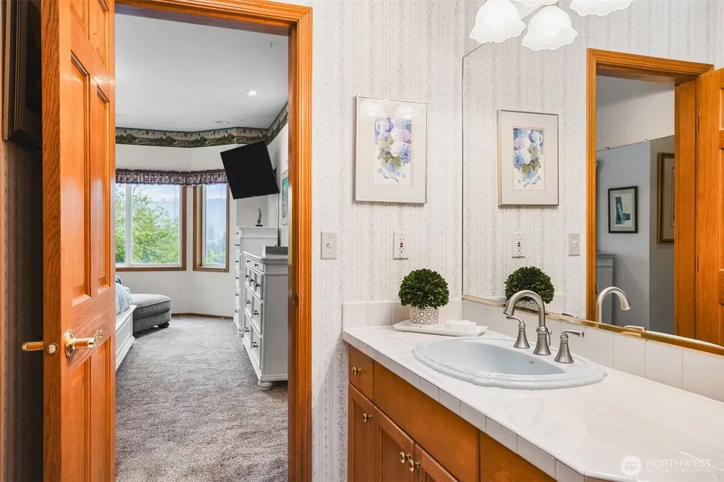 184 Dow Ridge Drive N Eatonville WA 98328