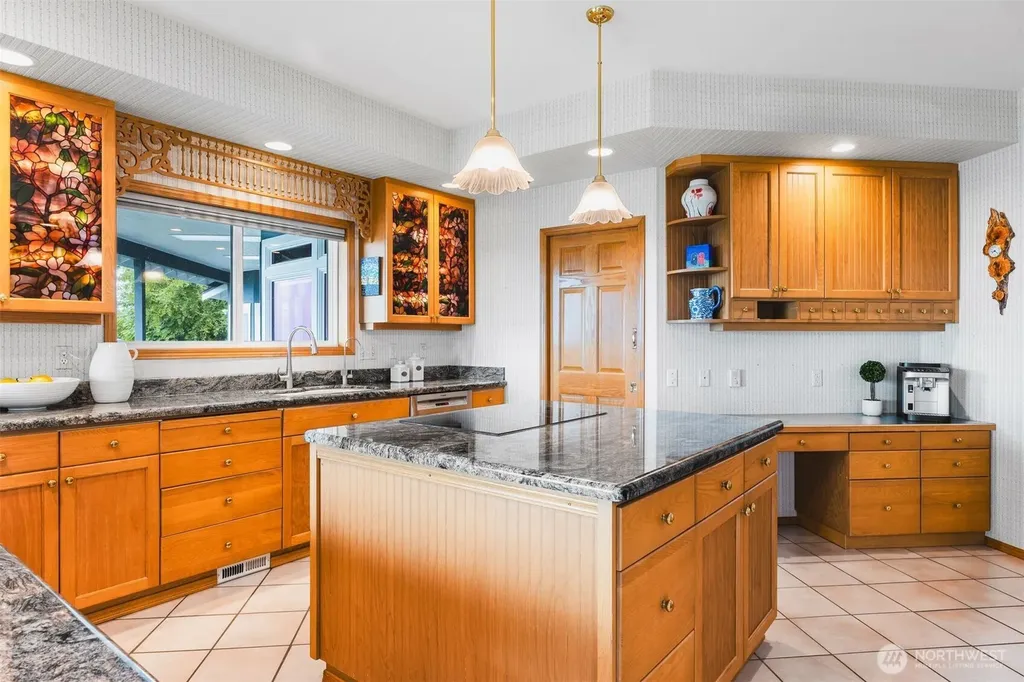 184 Dow Ridge Drive N Eatonville WA 98328