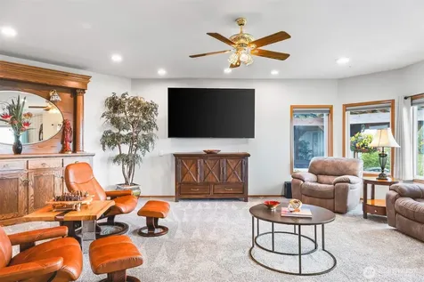 184 Dow Ridge Drive N Eatonville WA 98328