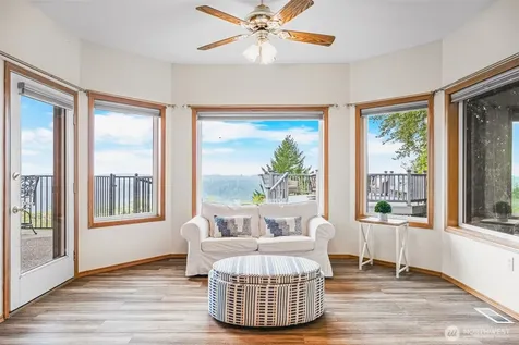184 Dow Ridge Drive N Eatonville WA 98328